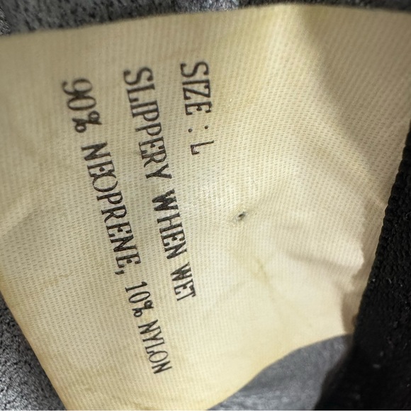 Slippery When Wet Suit Adult Large - Picture 2 of 12